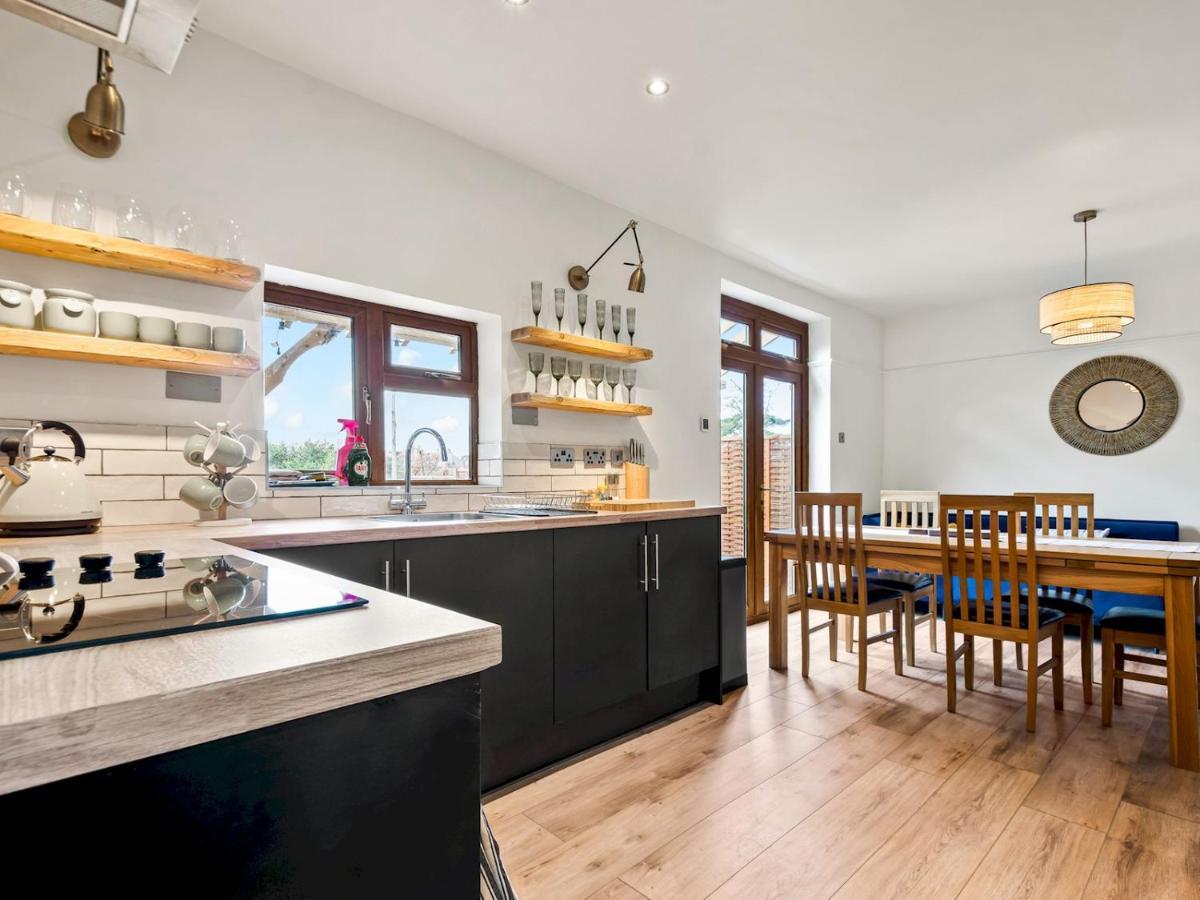 Pass The Keys Appletree Cottage - A Chic Seaside Home And Garden Whitstable Exterior photo